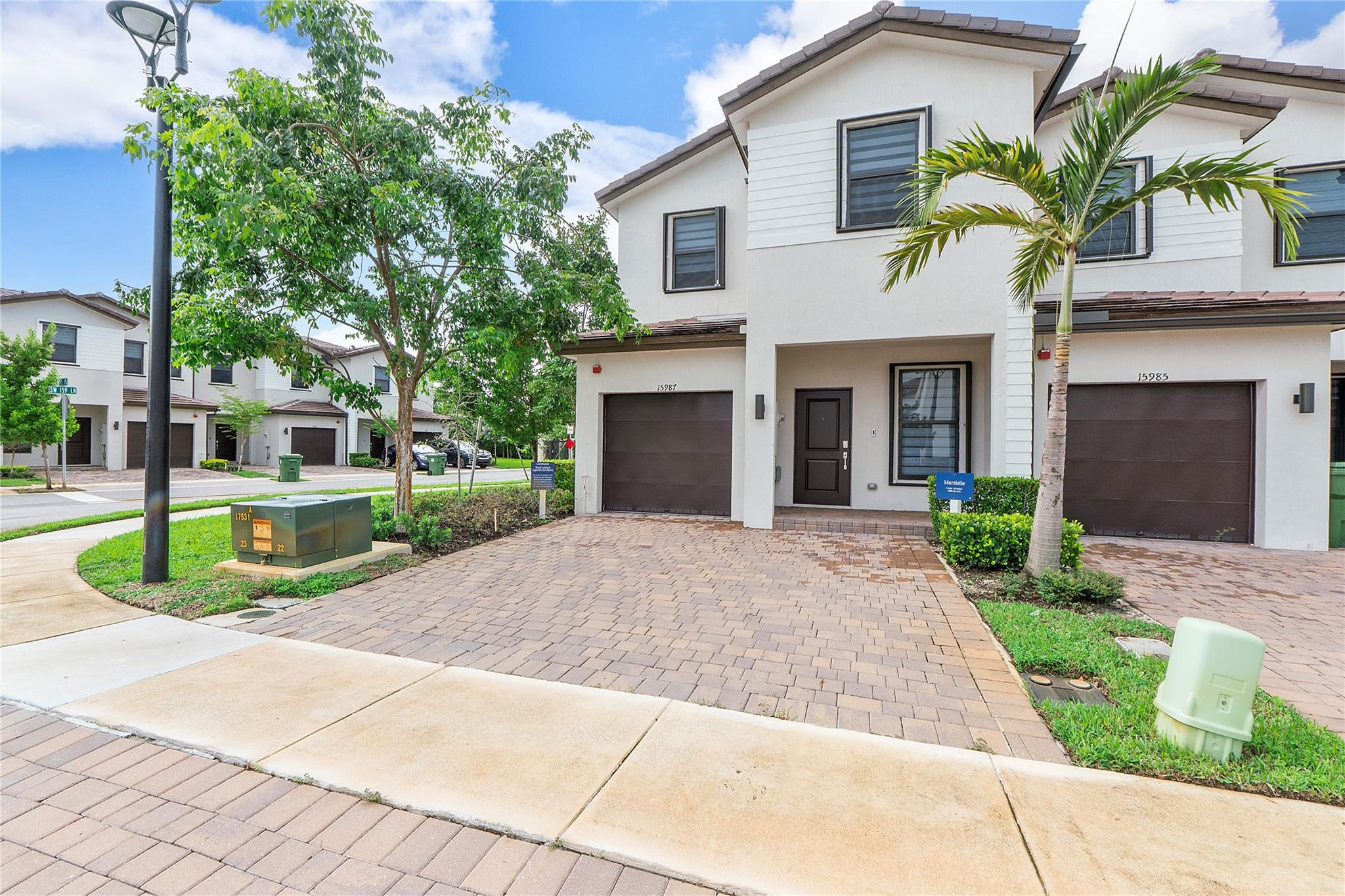 Pembroke Pines photo 1