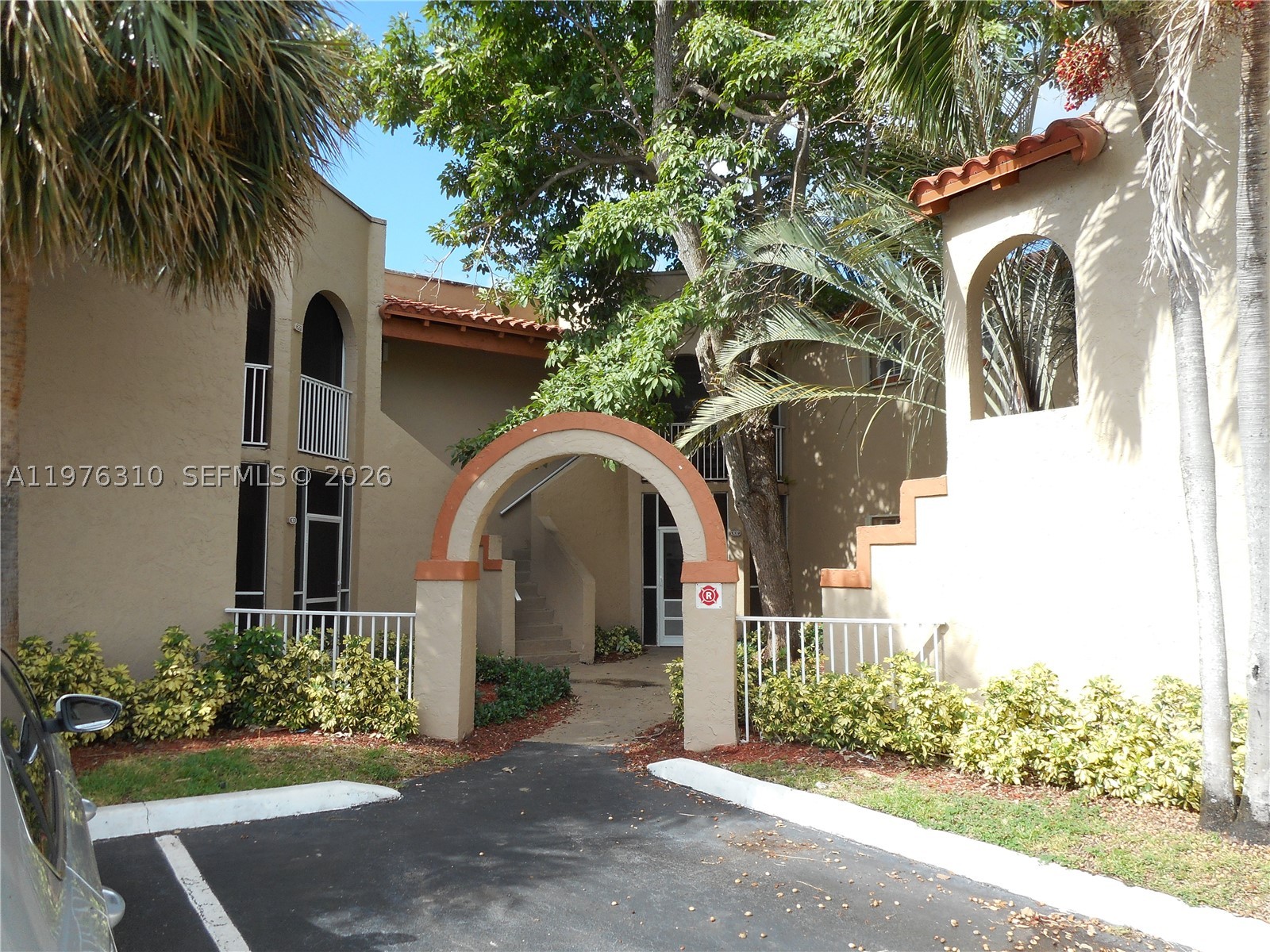 Pembroke Pines photo 1
