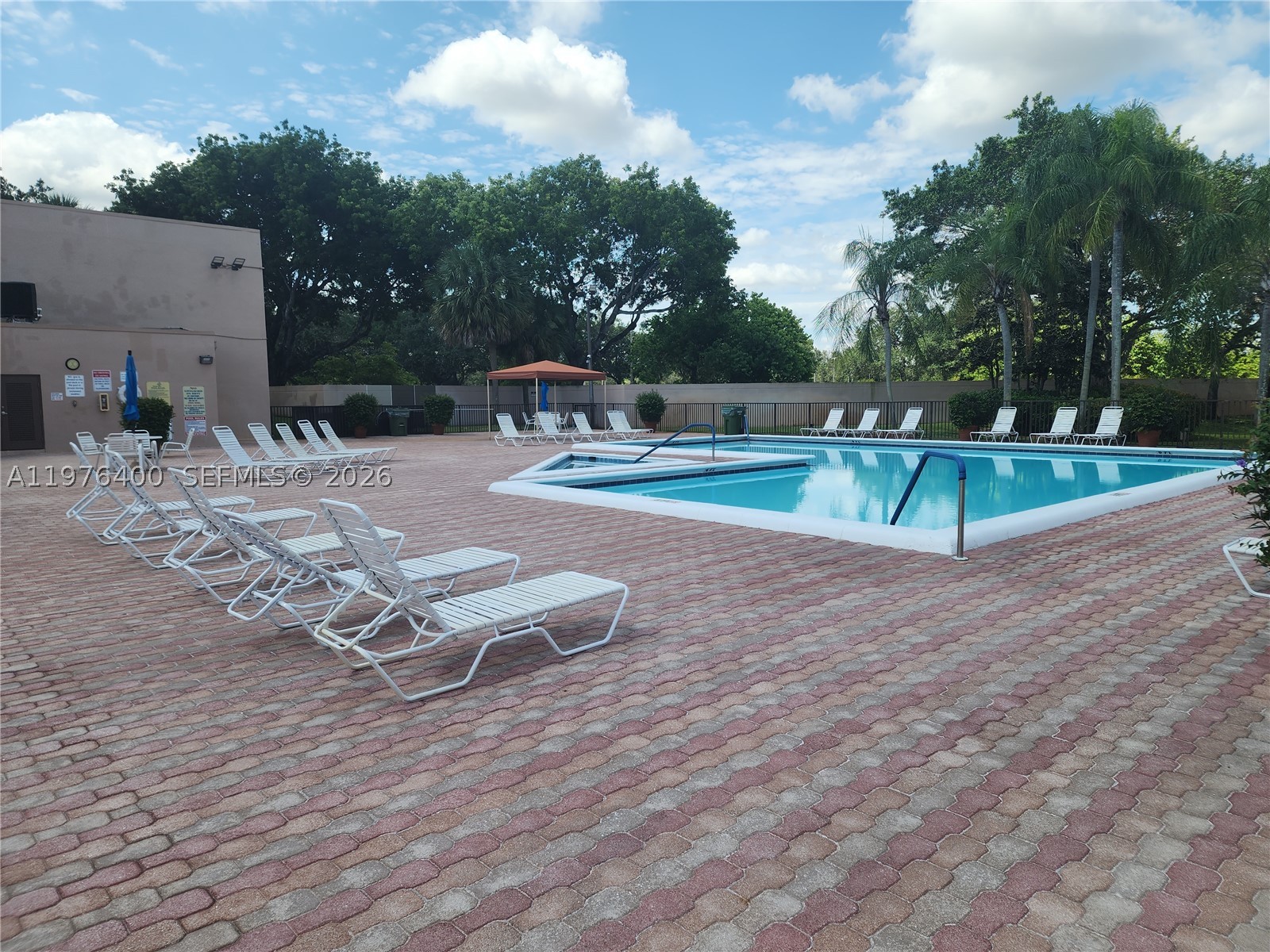 Pembroke Pines photo 2