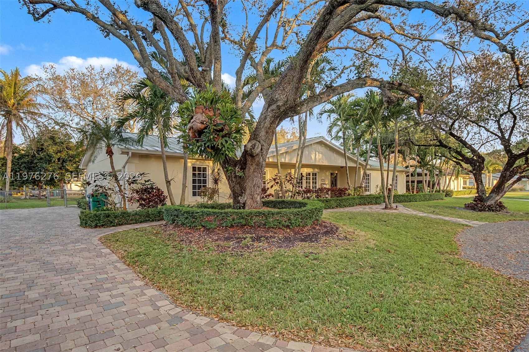 Palmetto Bay photo 2