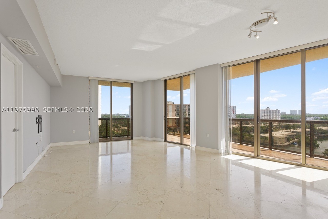Sunny Isles Beach photo 1