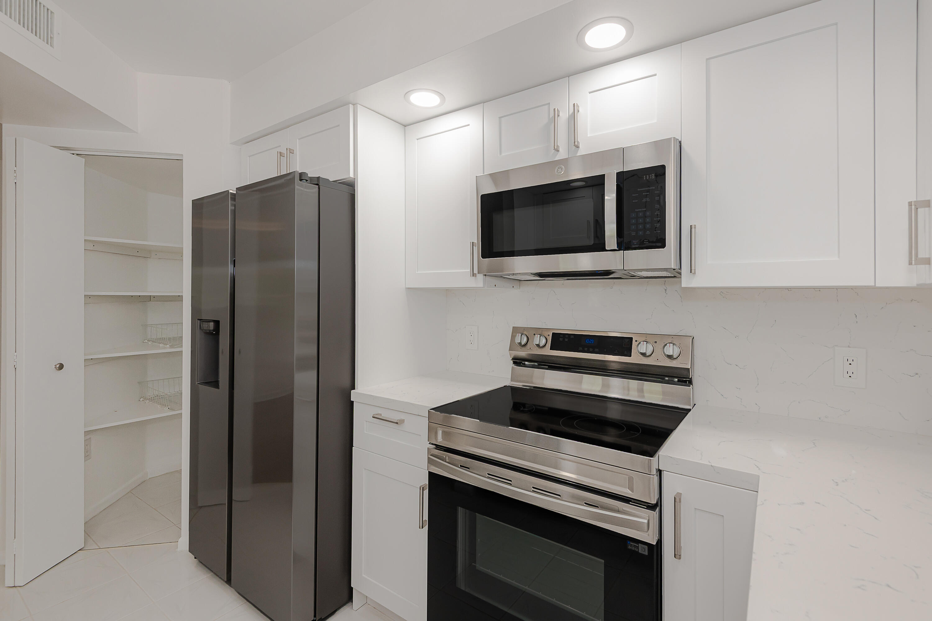 Pembroke Pines photo 1