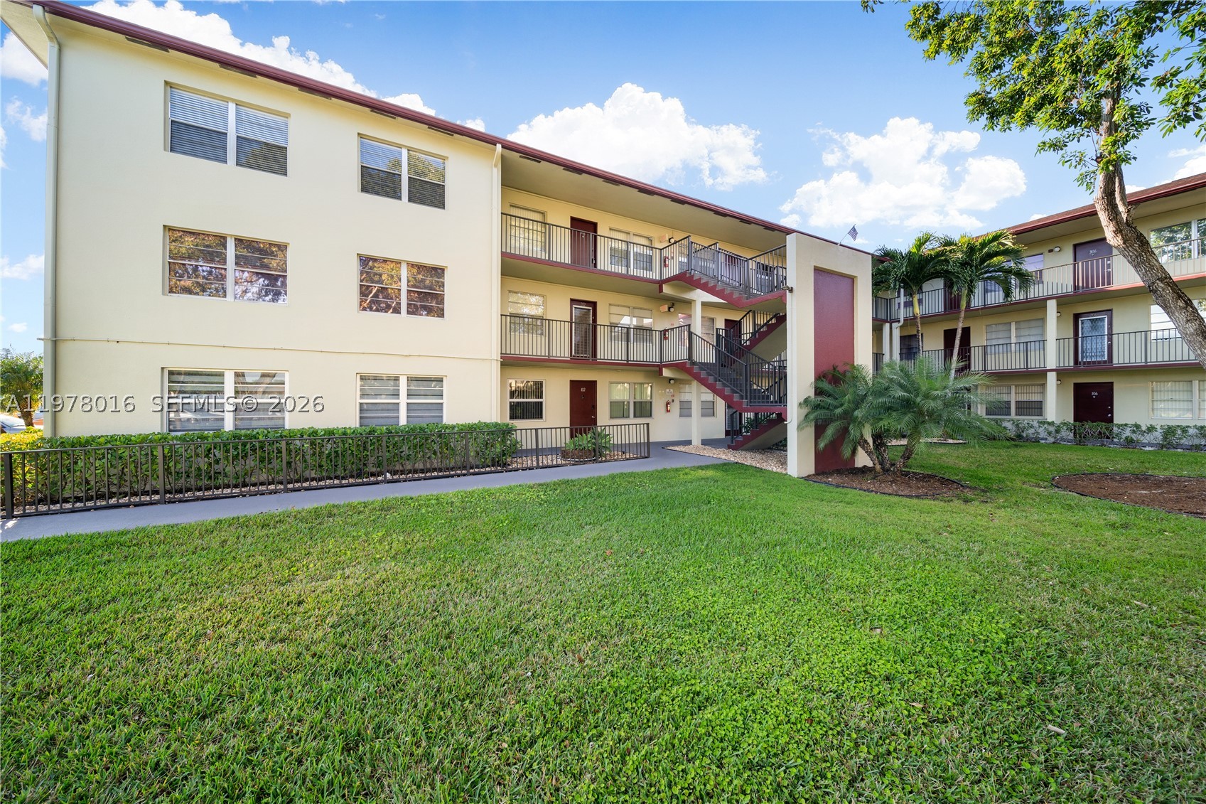 Pembroke Pines photo 1