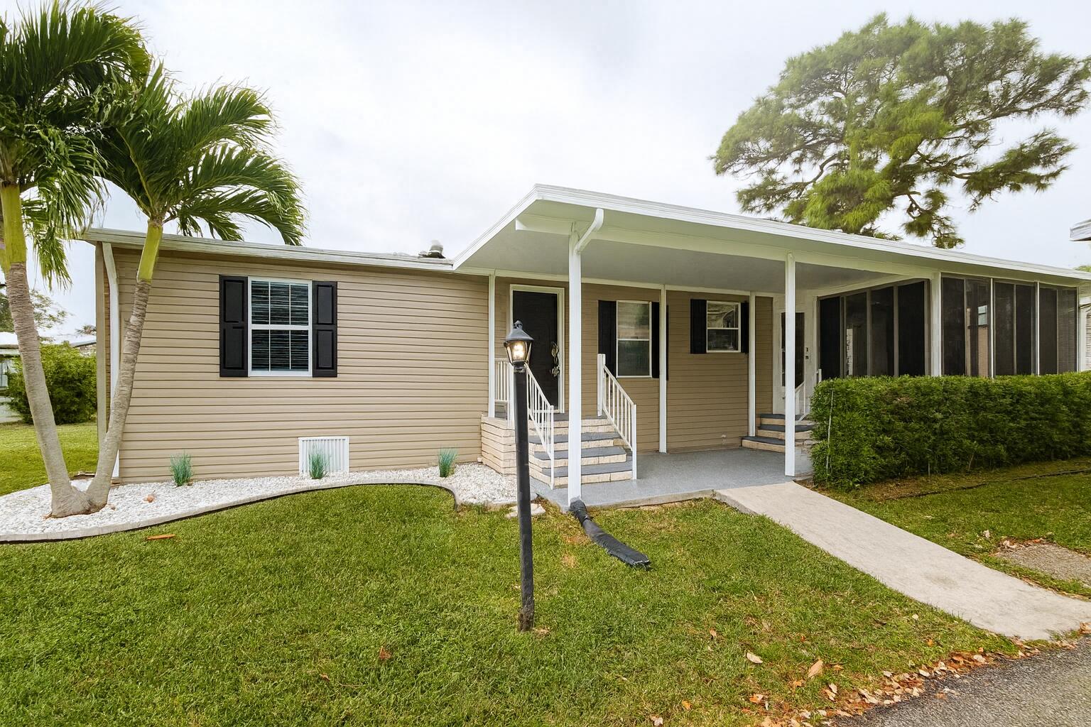 Palm Beach Gardens photo 1