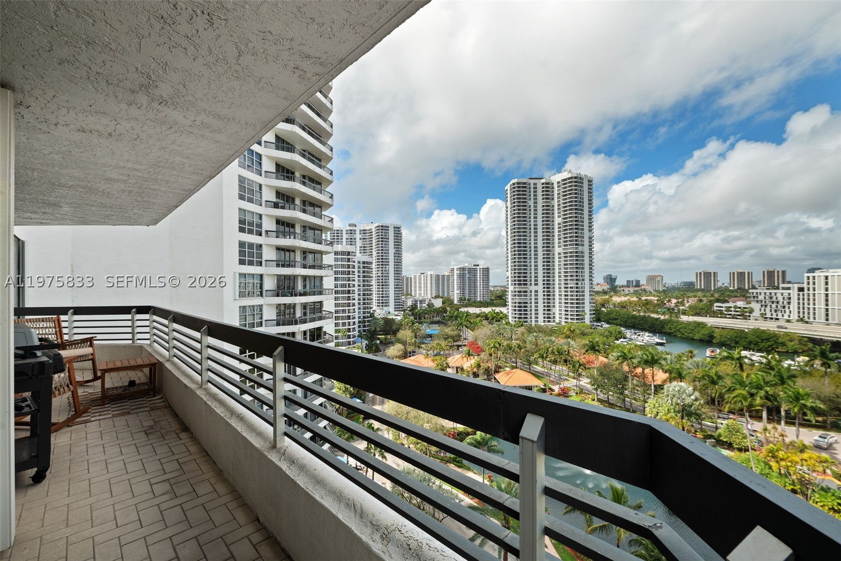 Aventura photo 2