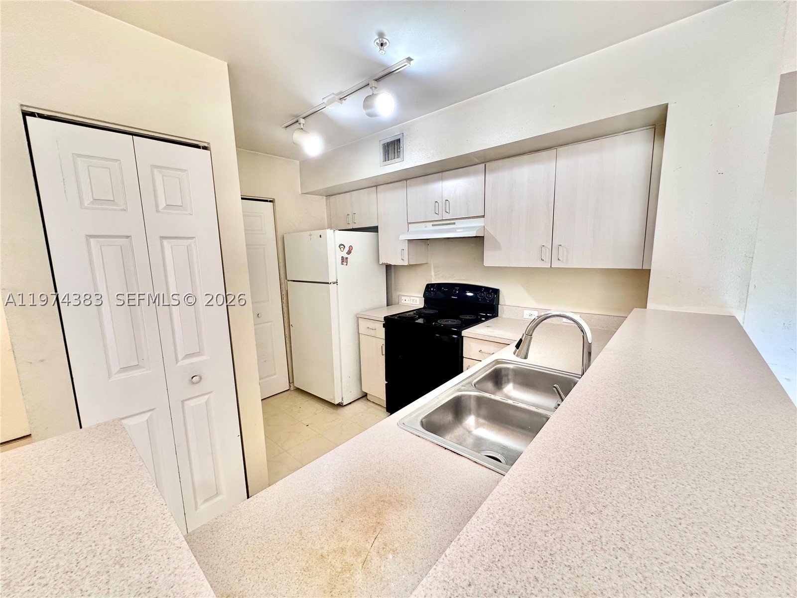 Pembroke Pines photo 3