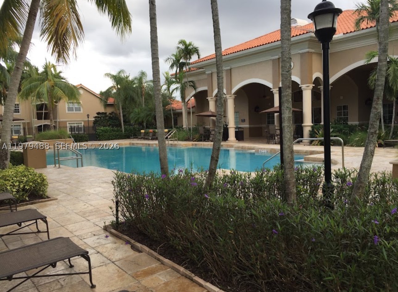 Pembroke Pines photo 2