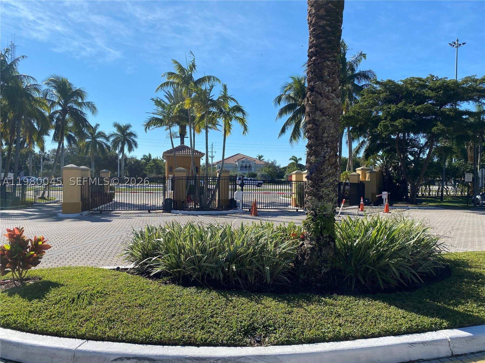 Pembroke Pines photo 3