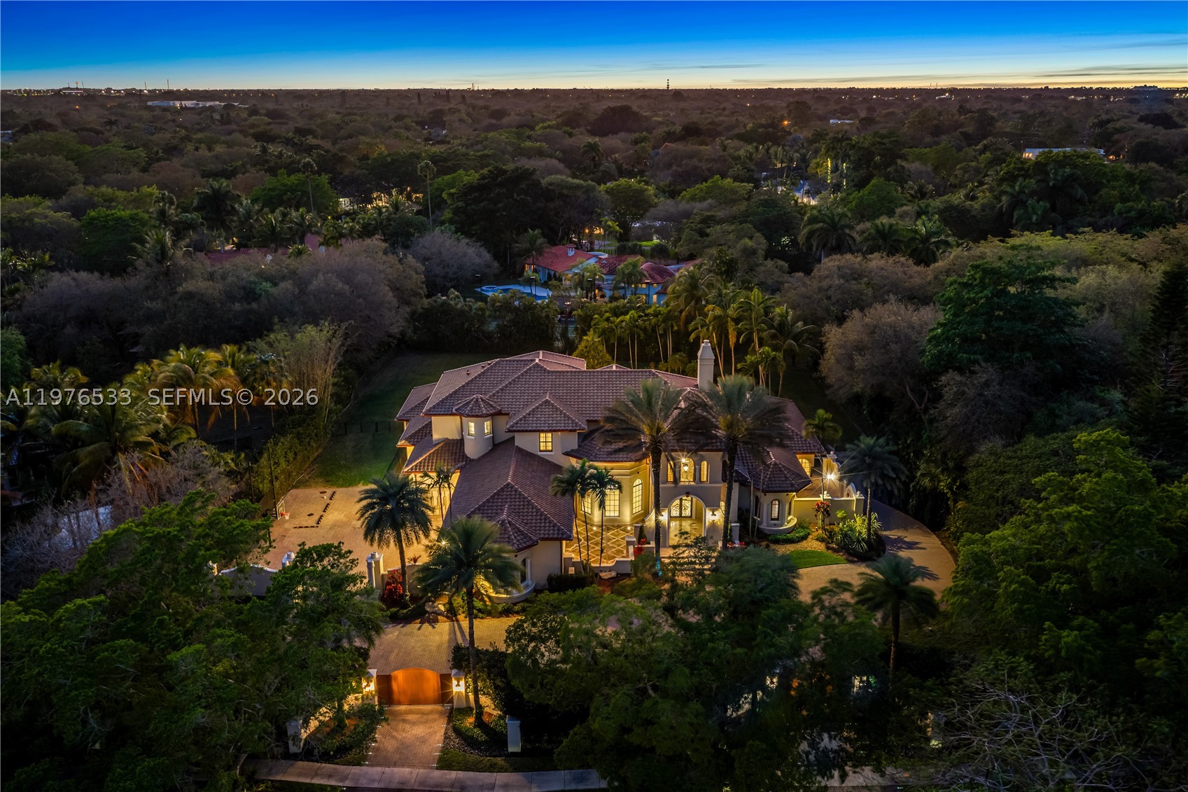 Pinecrest photo 1