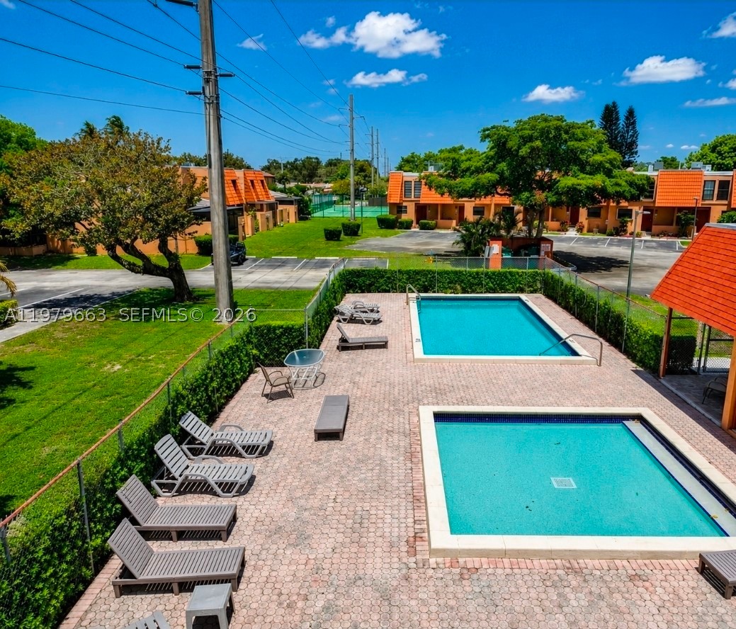 Pembroke Pines photo 3