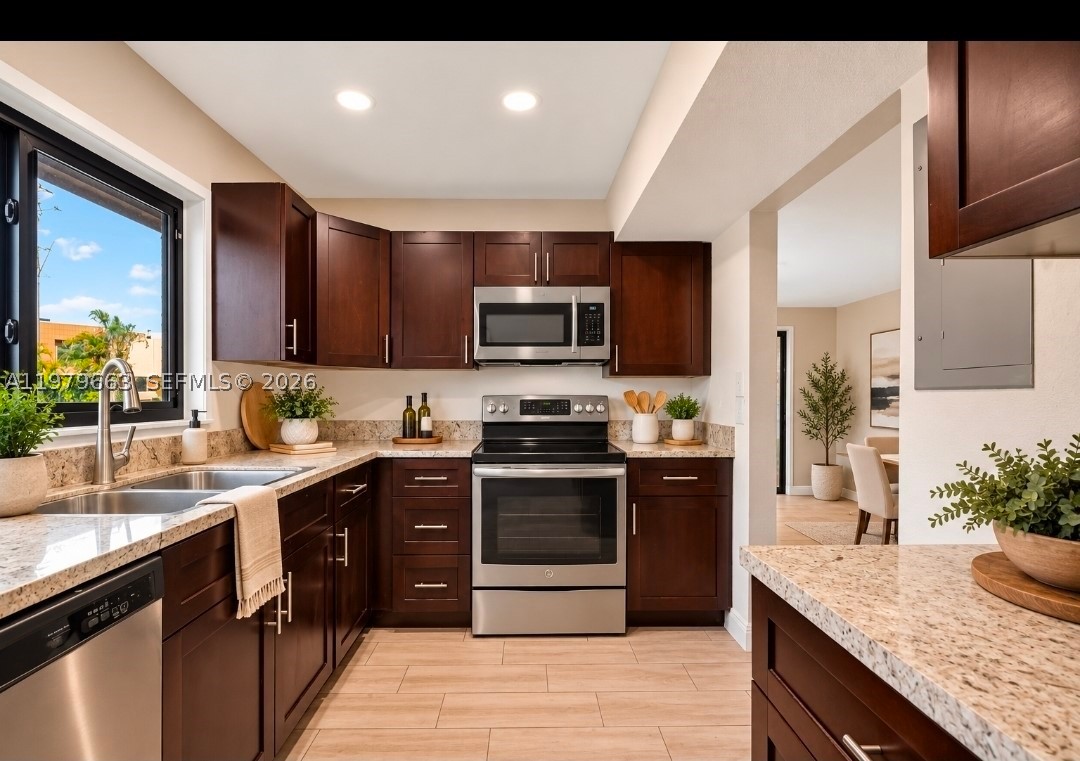Pembroke Pines photo 4
