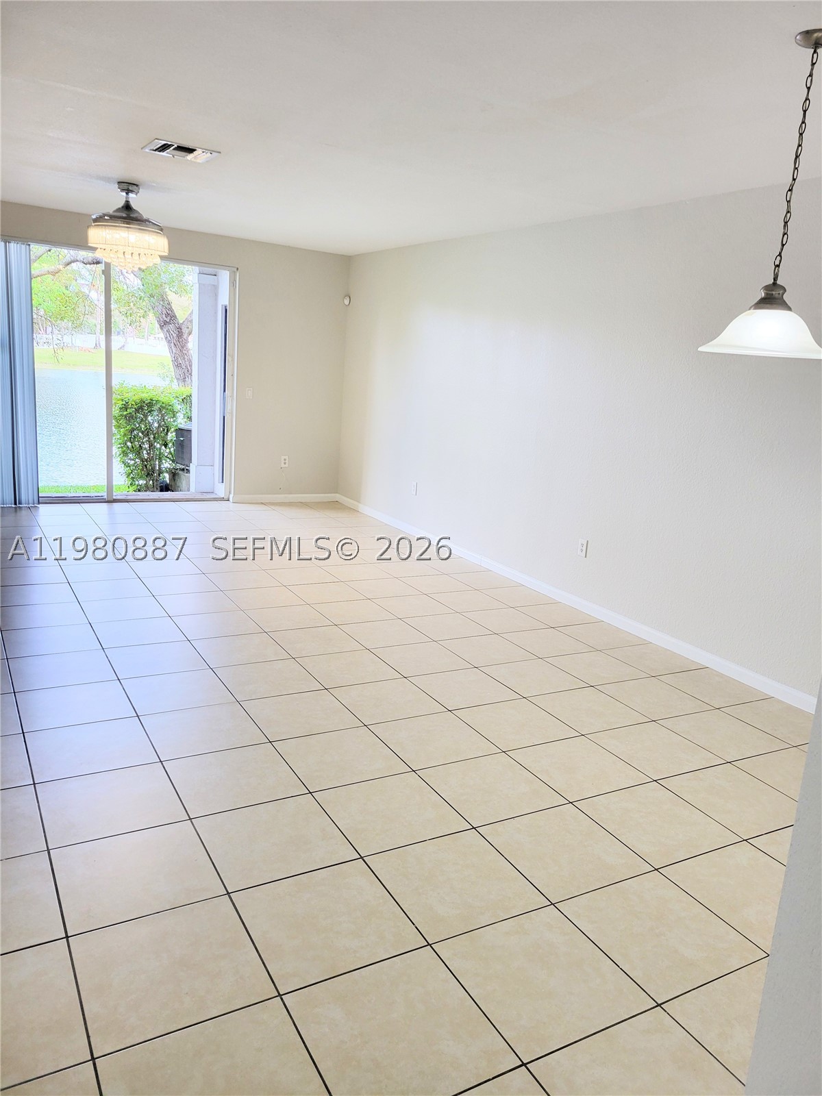 Miramar photo 3