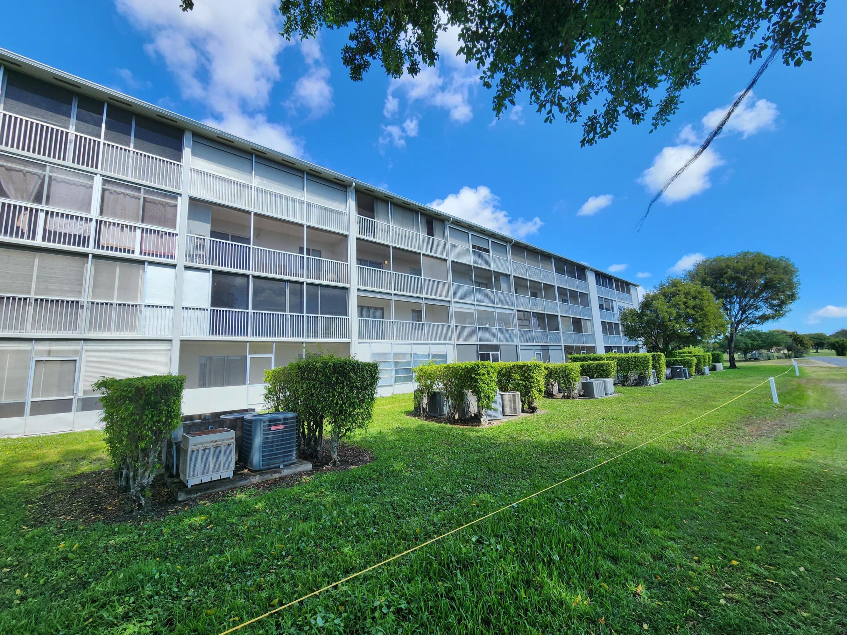 Pembroke Pines photo 1