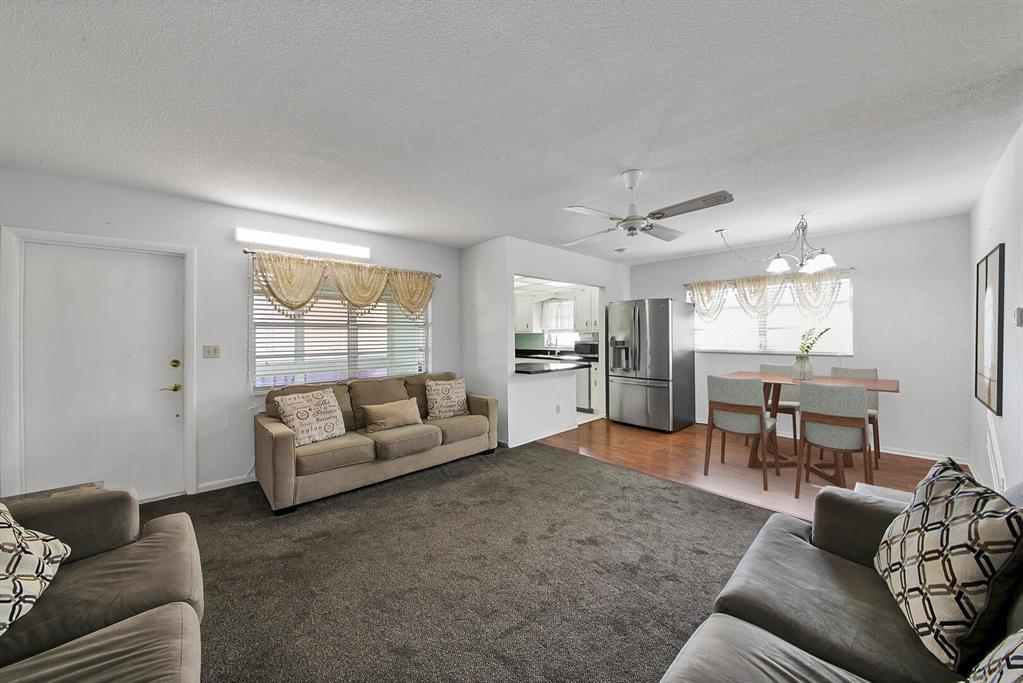 Pembroke Pines photo 1