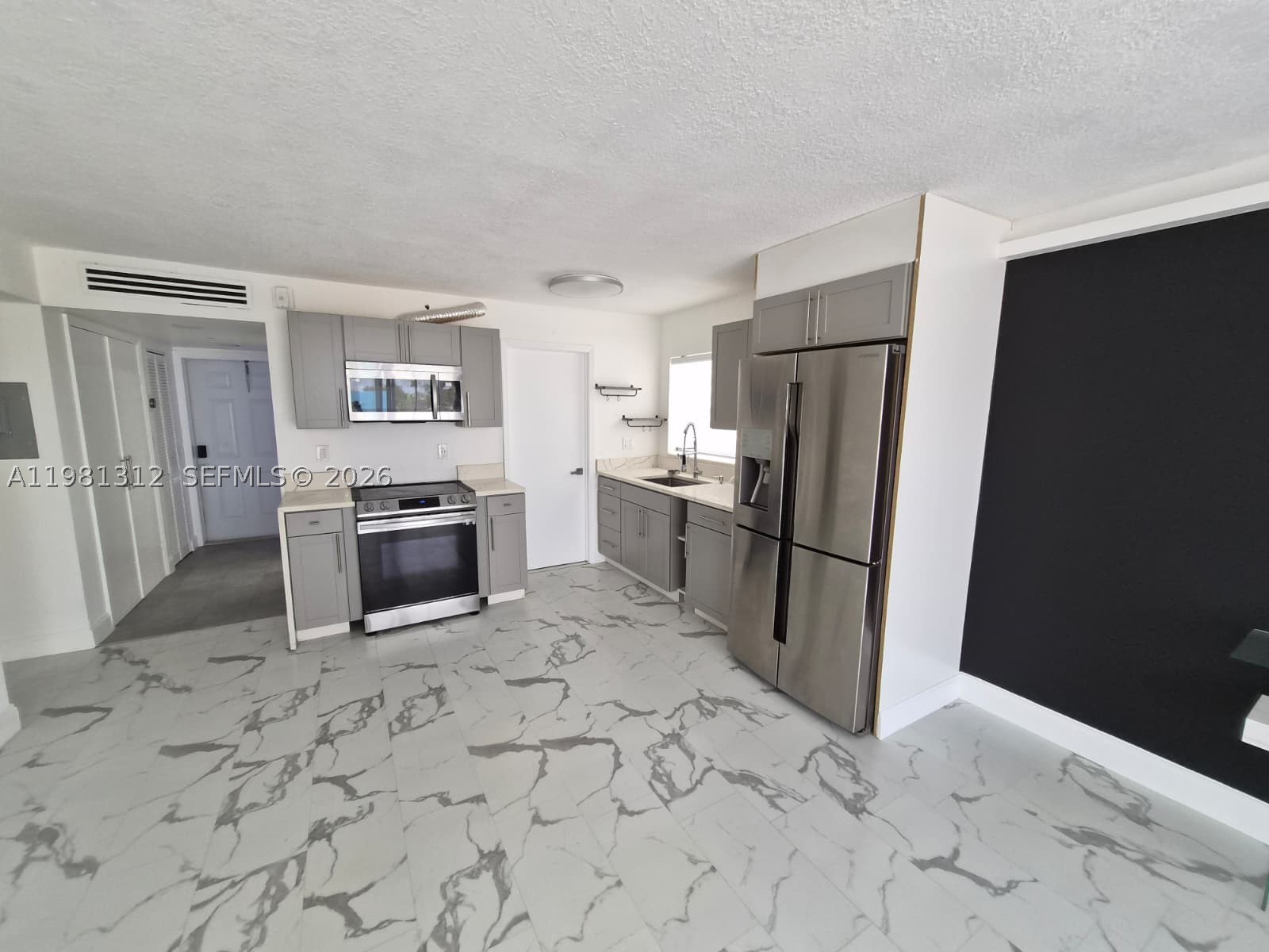 North Miami Beach photo 1