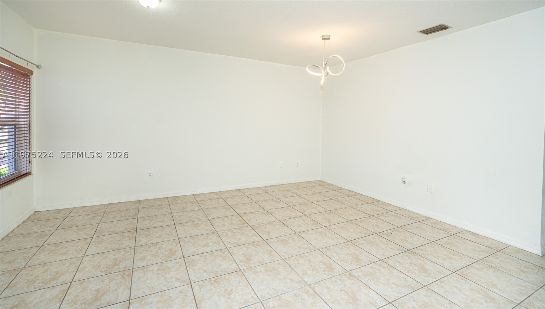 Miramar photo 3