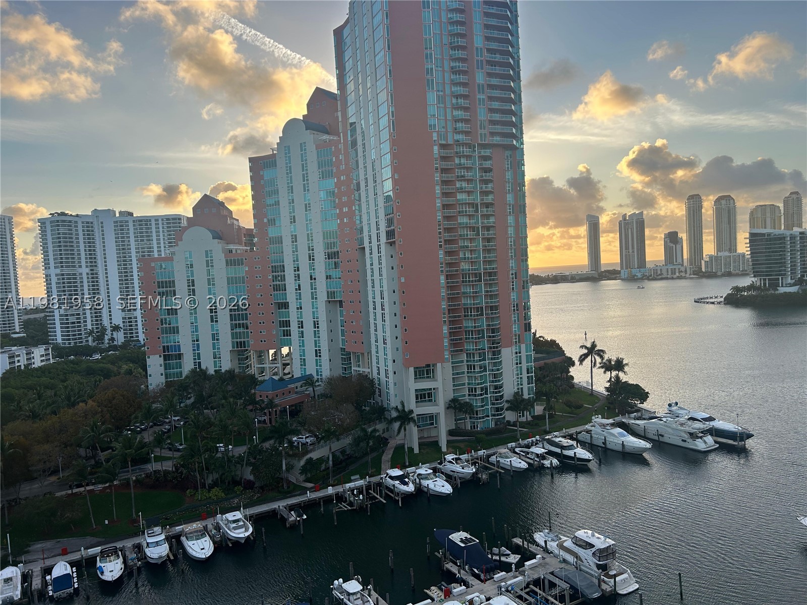 Aventura photo 2