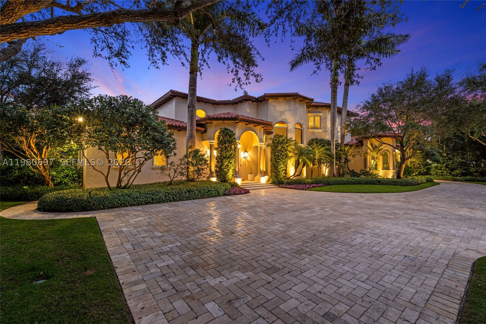 Pinecrest photo 2