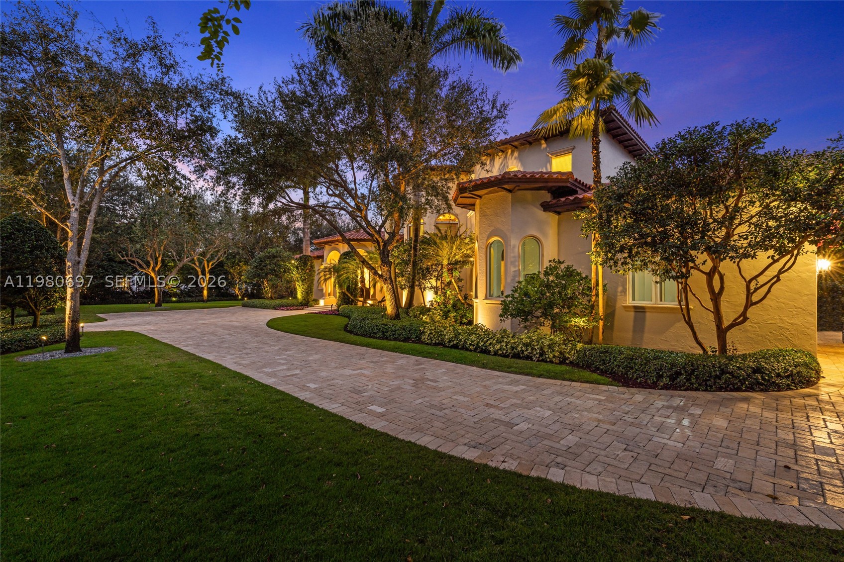 Pinecrest photo 3