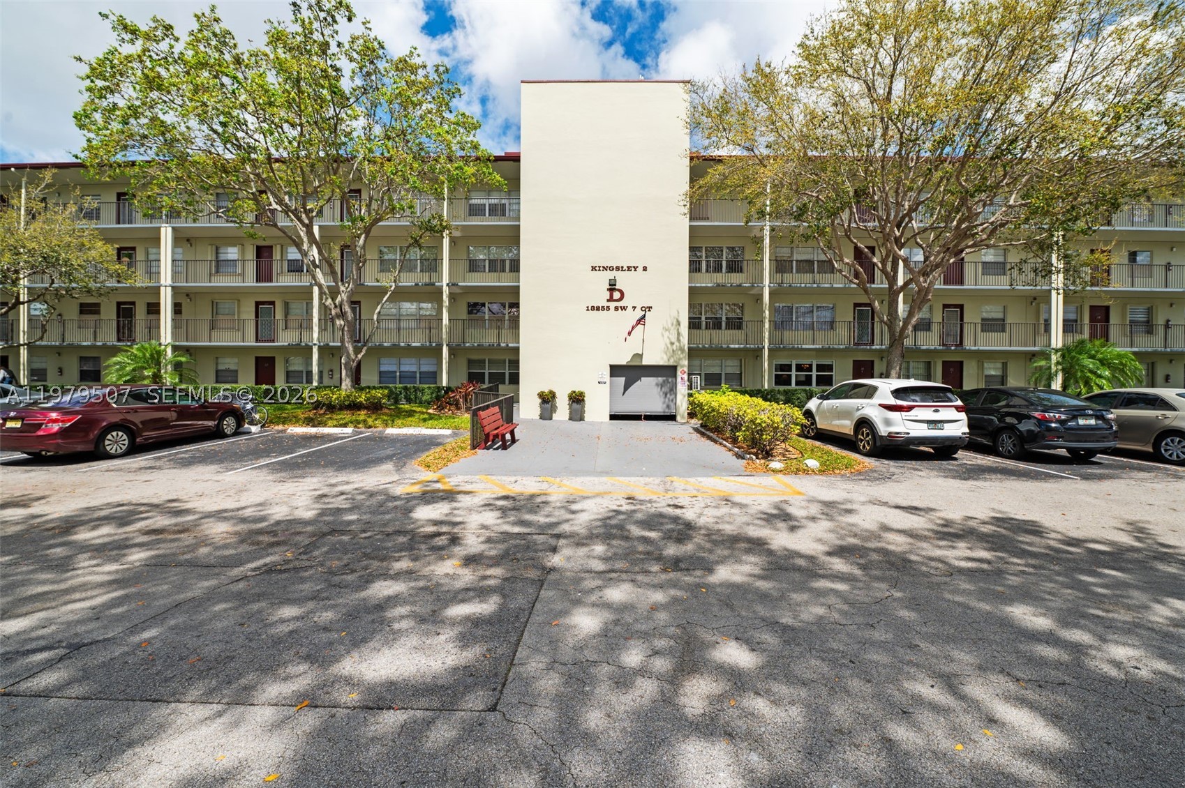 Pembroke Pines photo 3