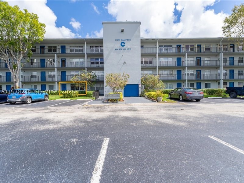 Pembroke Pines photo 1
