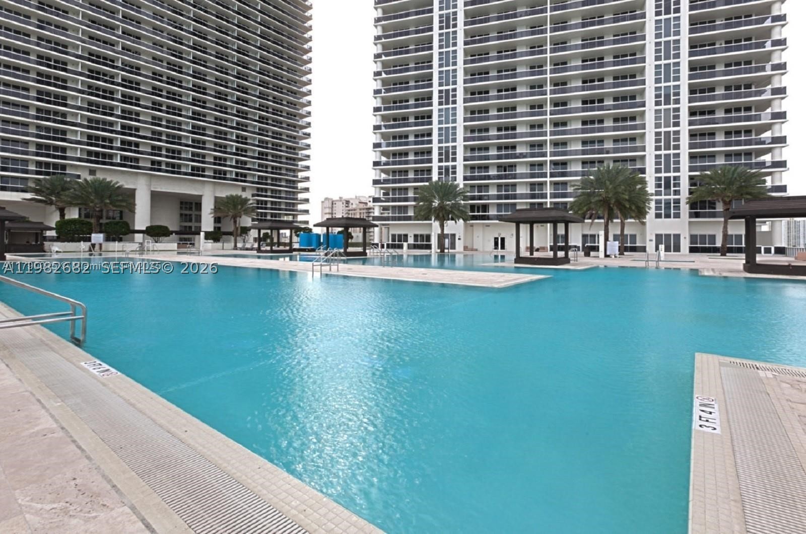 Hallandale Beach photo 2