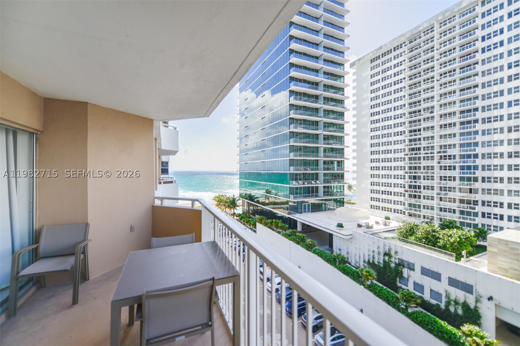 Hallandale Beach photo 2