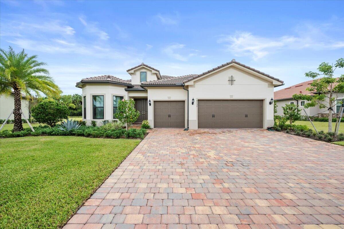 Palm Beach Gardens photo 1