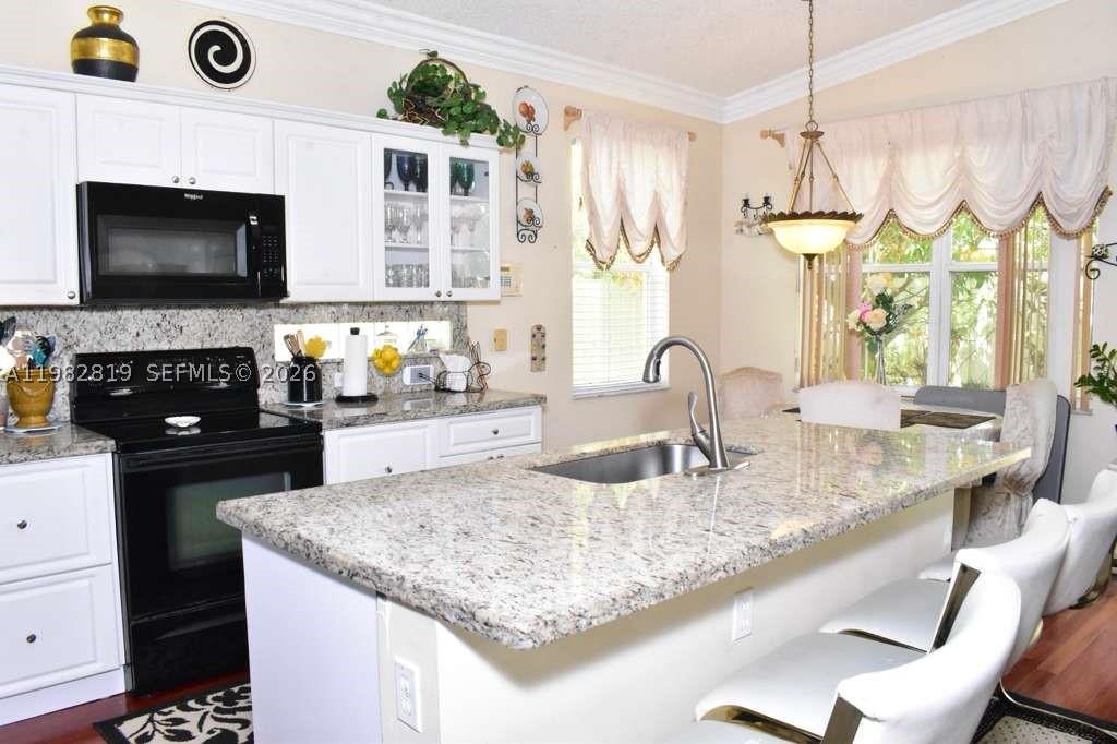 Pembroke Pines photo 4