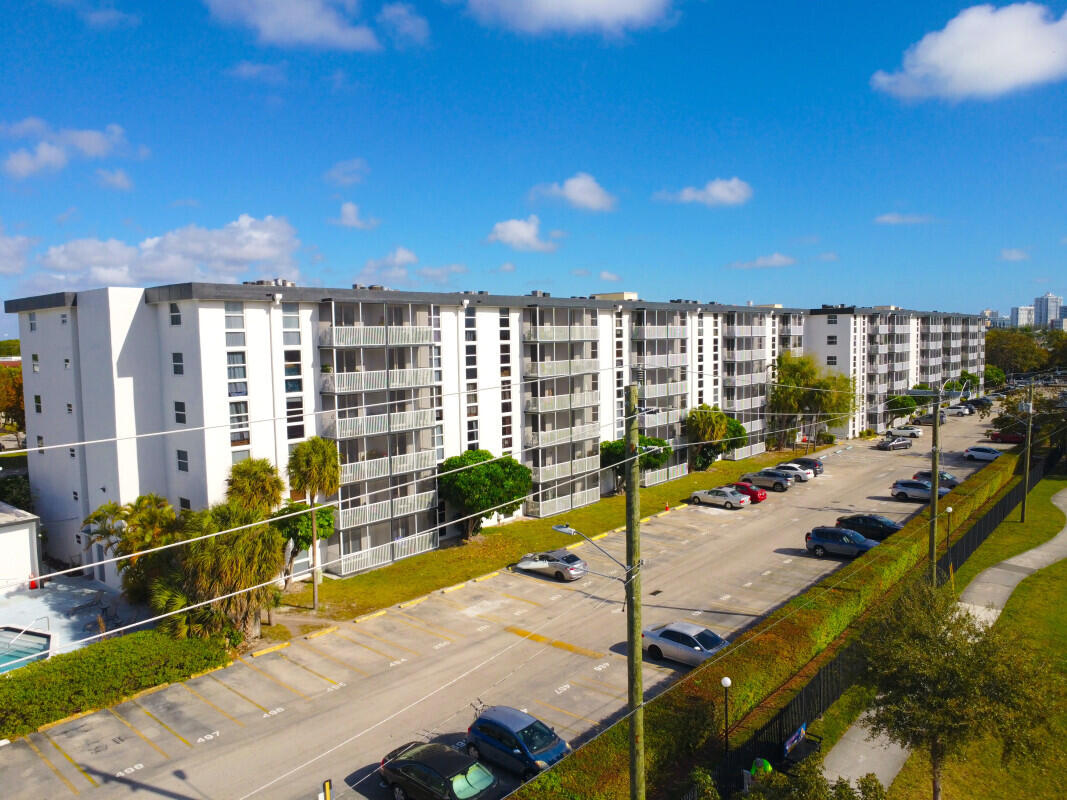 North Miami Beach photo 2