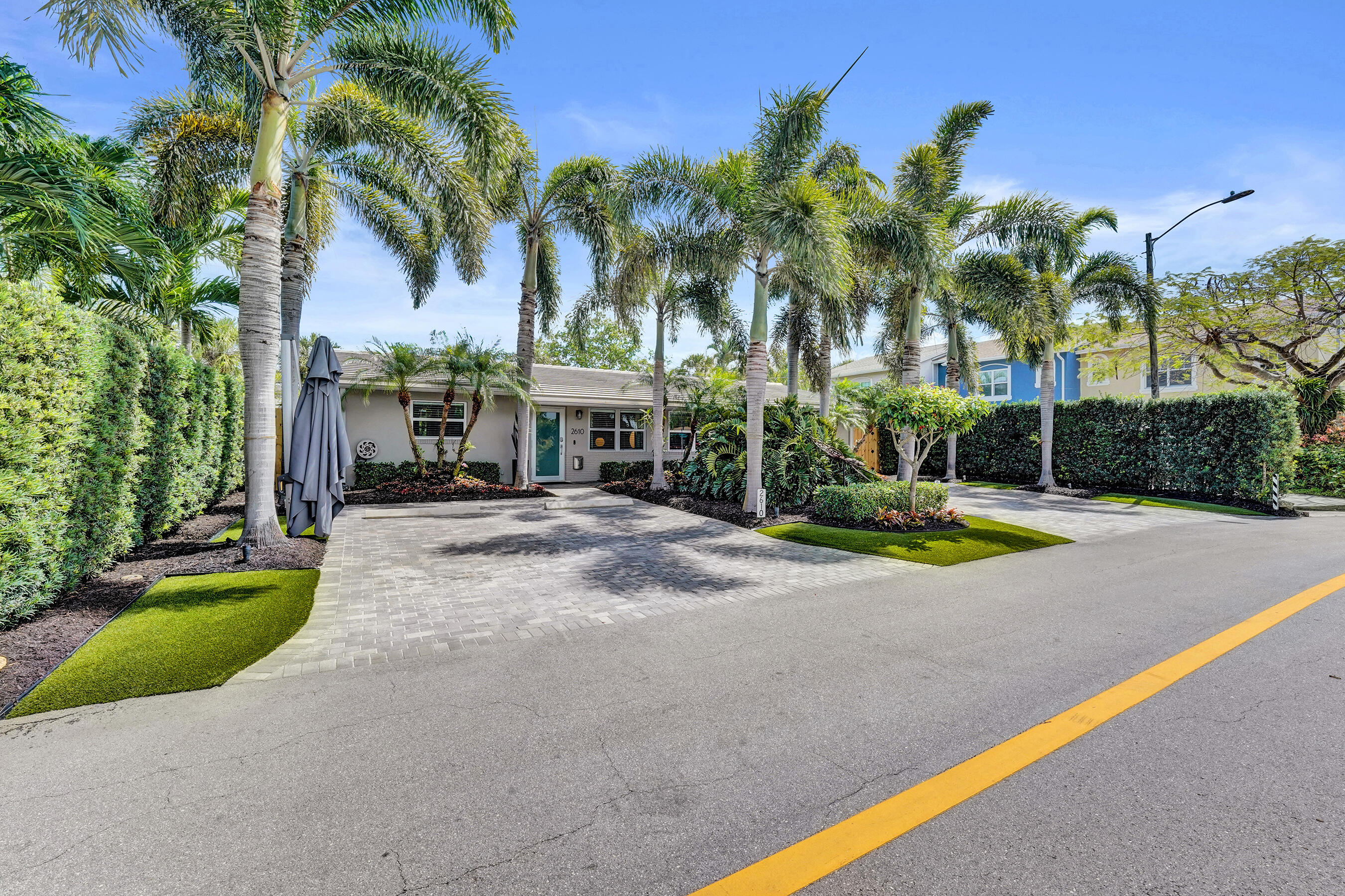 Wilton Manors photo 2