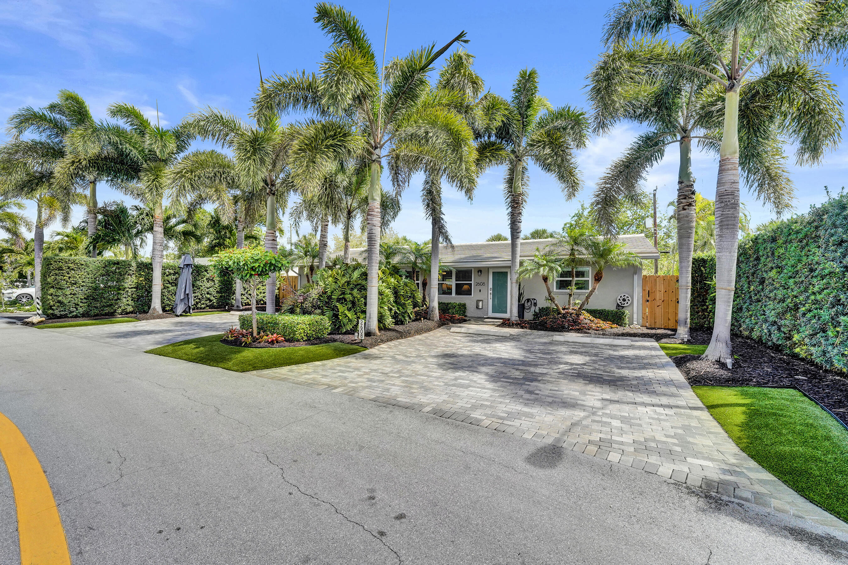 Wilton Manors photo 3