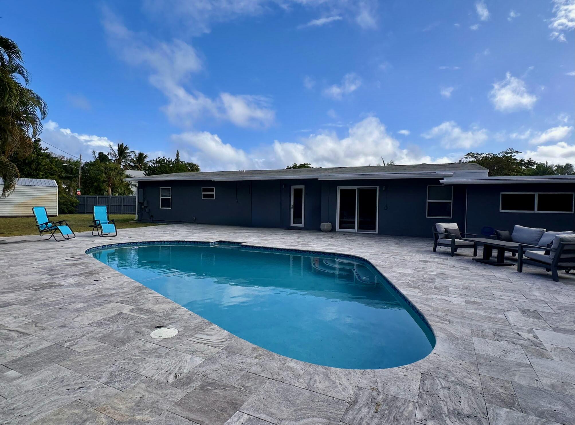 Wilton Manors photo 2