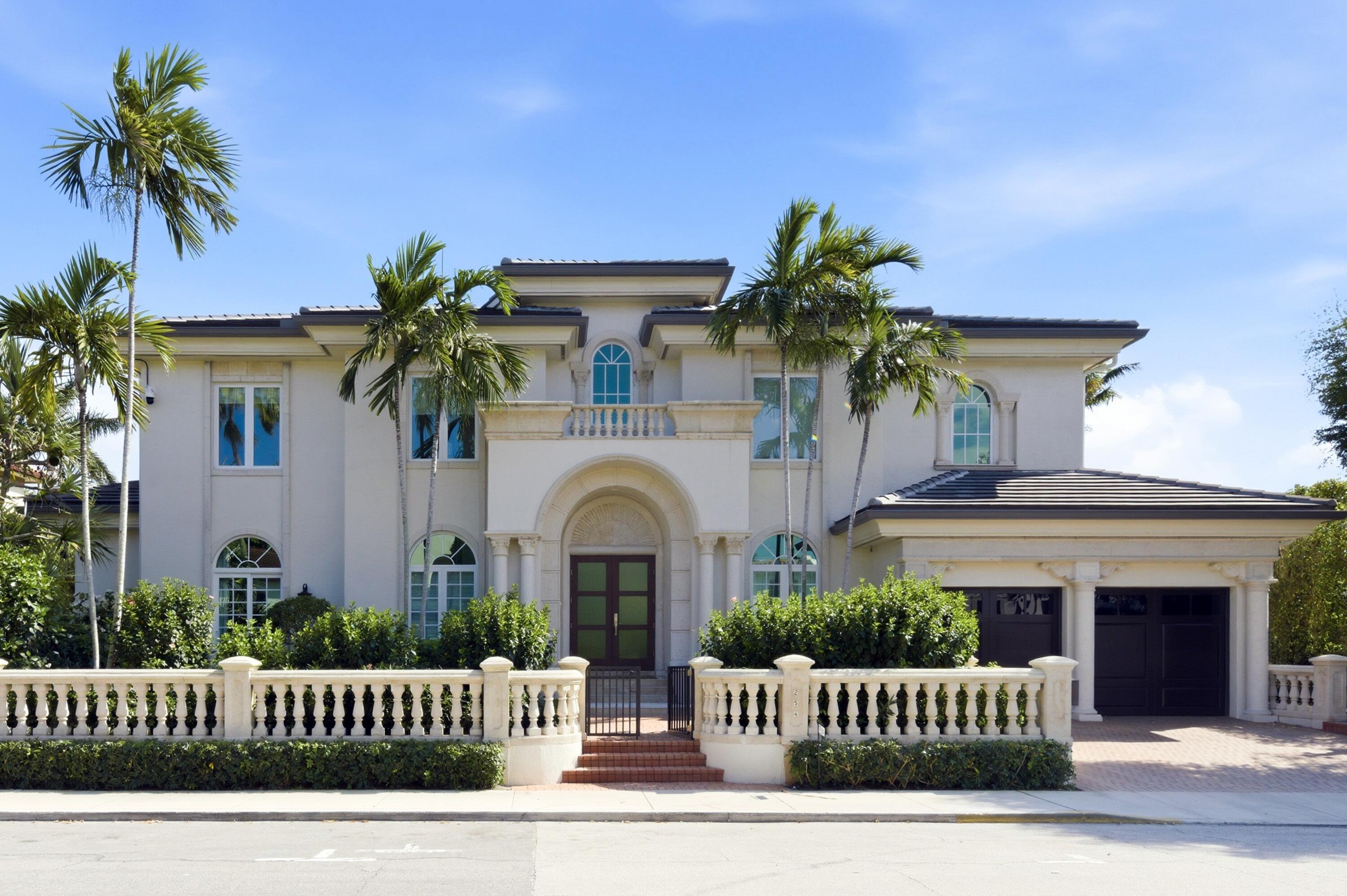 Palm Beach photo 1