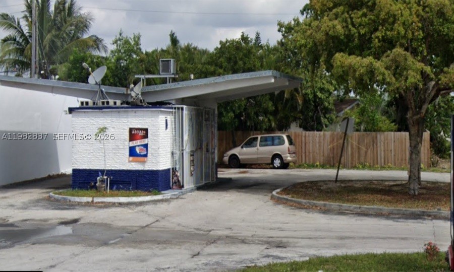 Pembroke Pines photo 3
