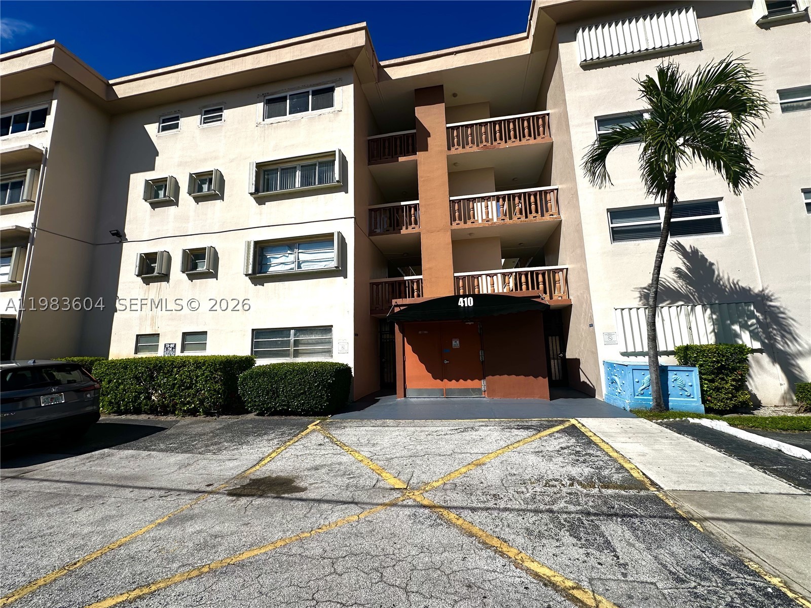 Hallandale Beach photo 2