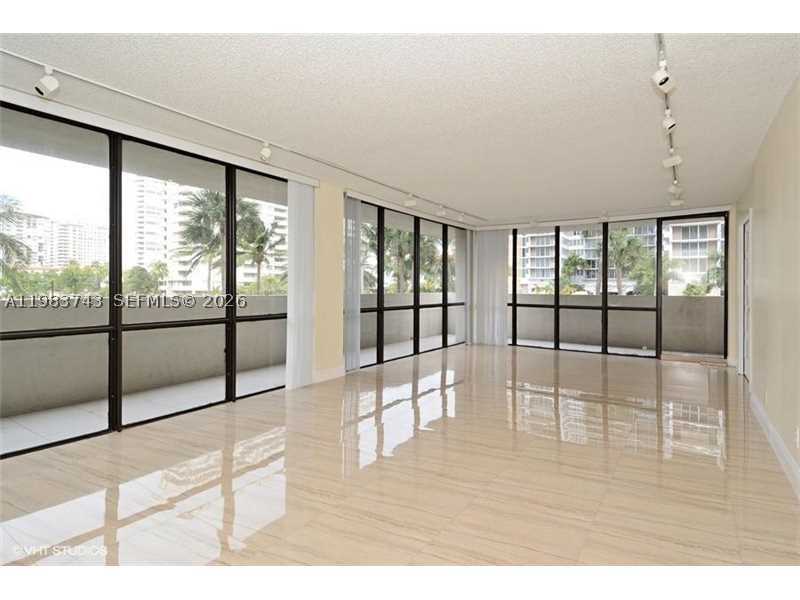 Hallandale Beach photo 1