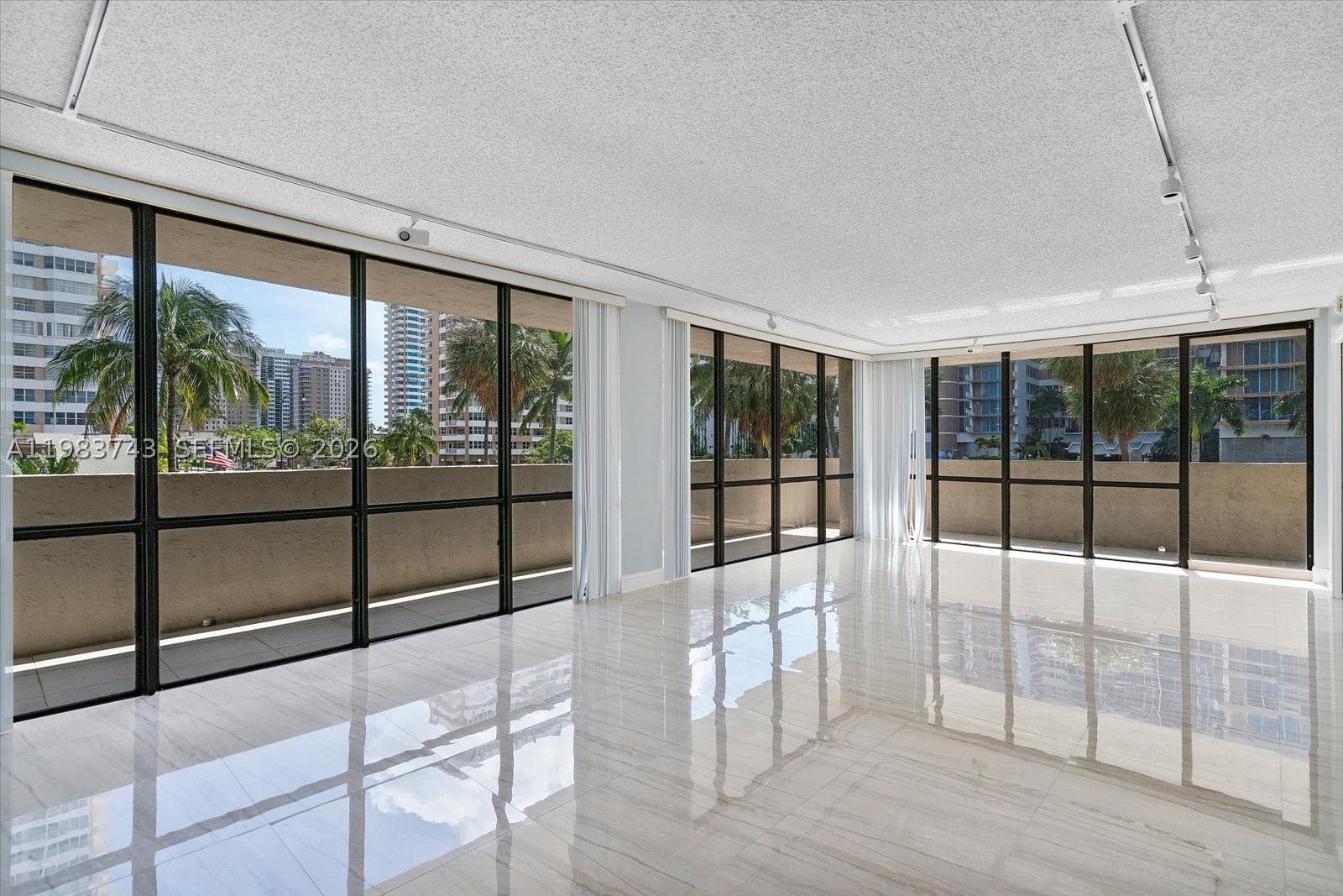 Hallandale Beach photo 2