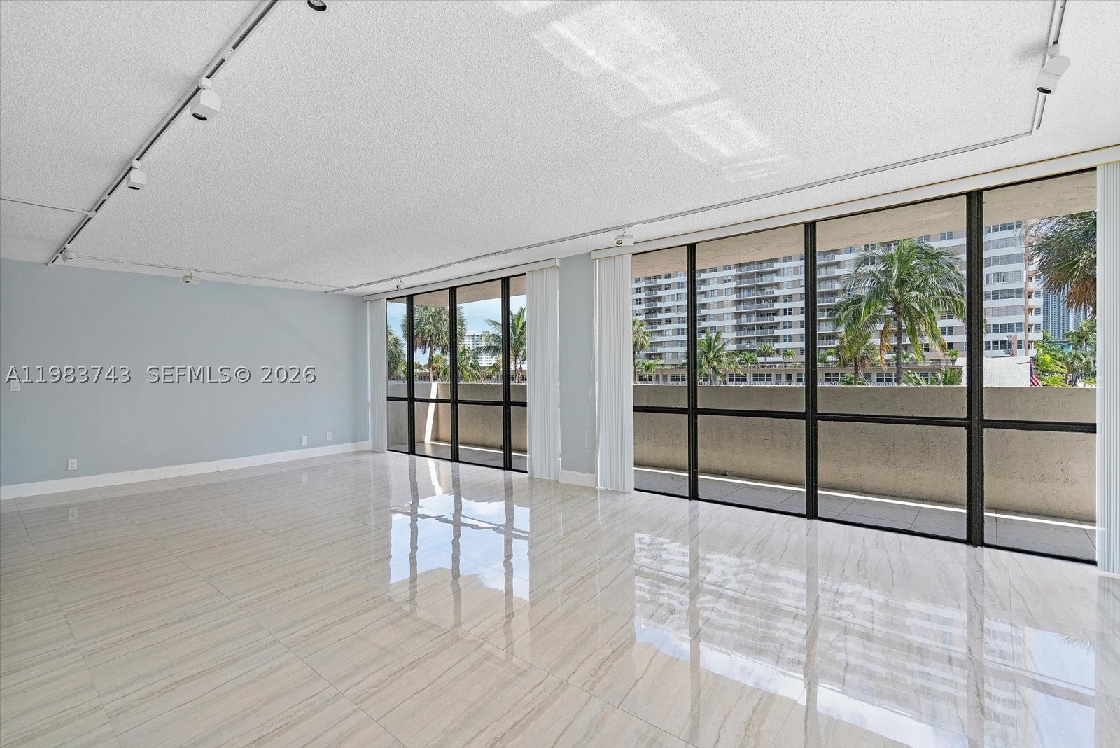 Hallandale Beach photo 3