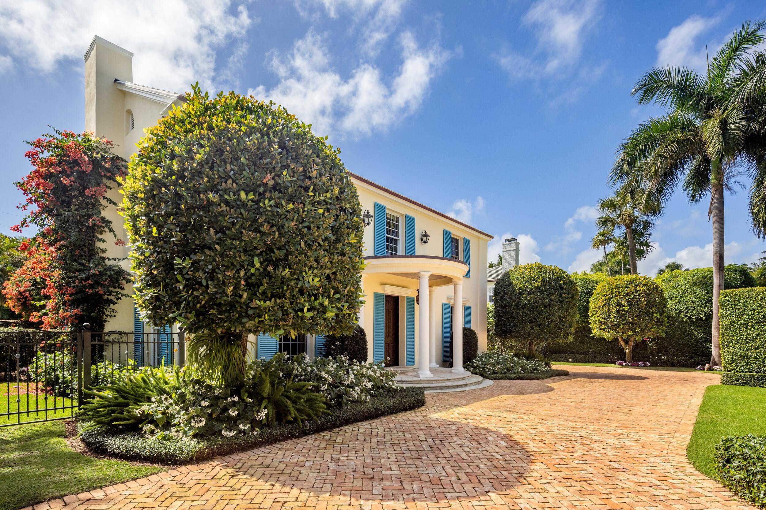 Palm Beach photo 1