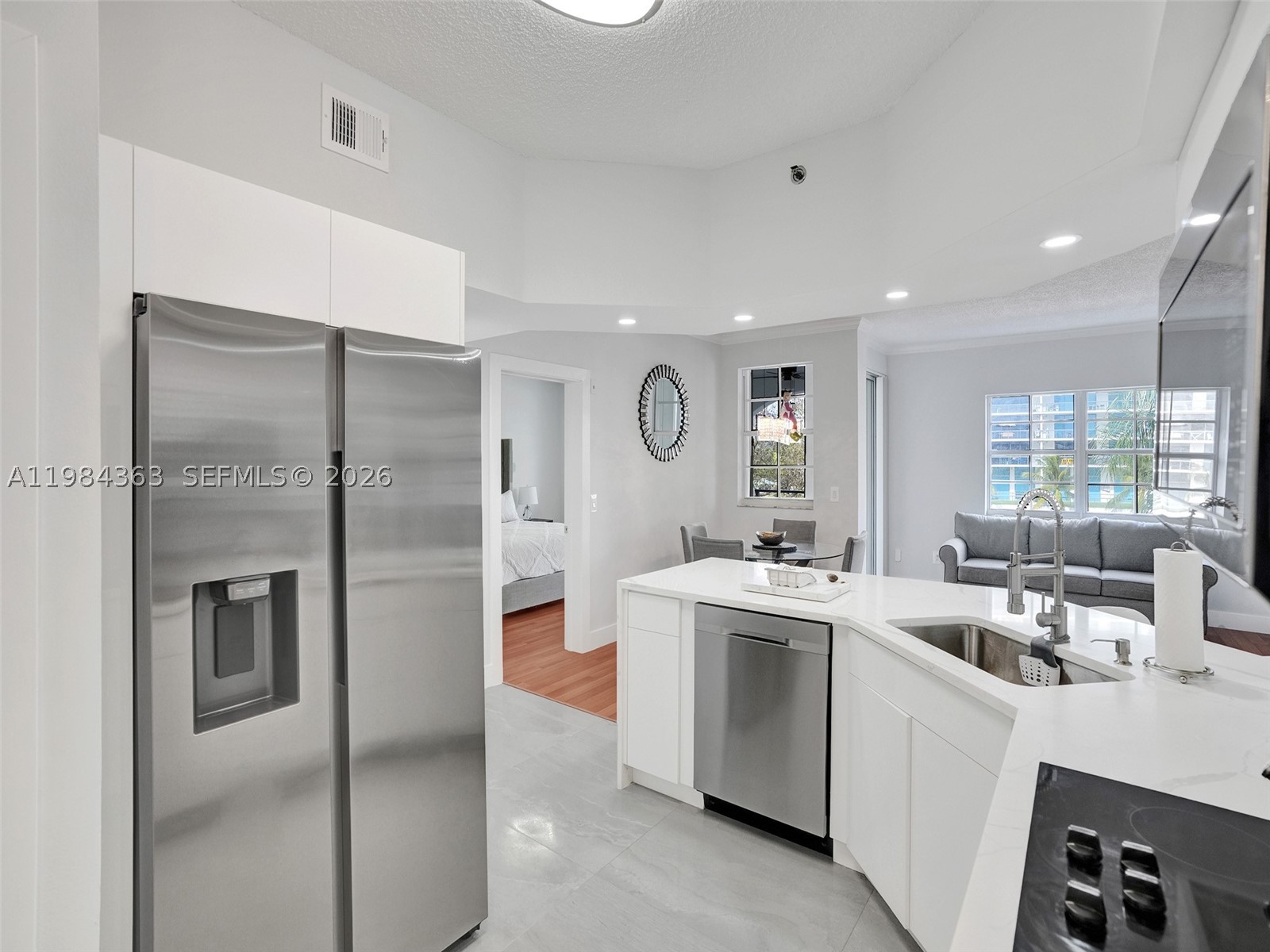 Aventura photo 2