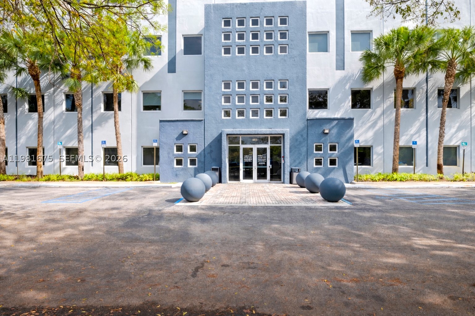 Doral photo 2