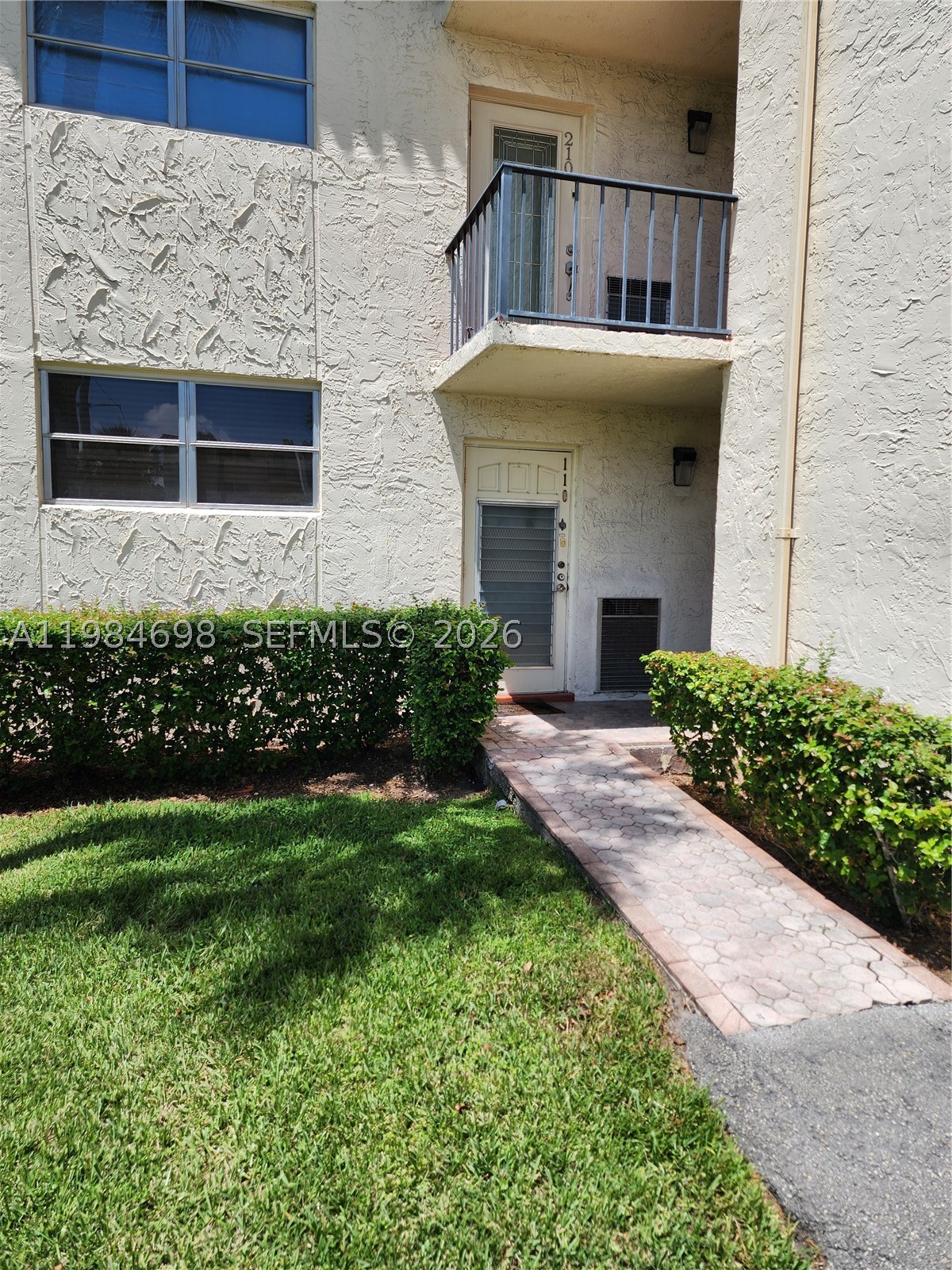 Pembroke Pines photo 1