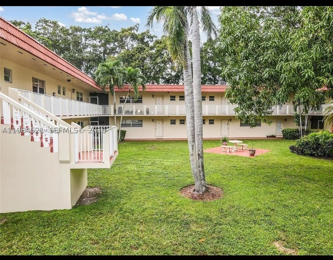 Pembroke Pines photo 1