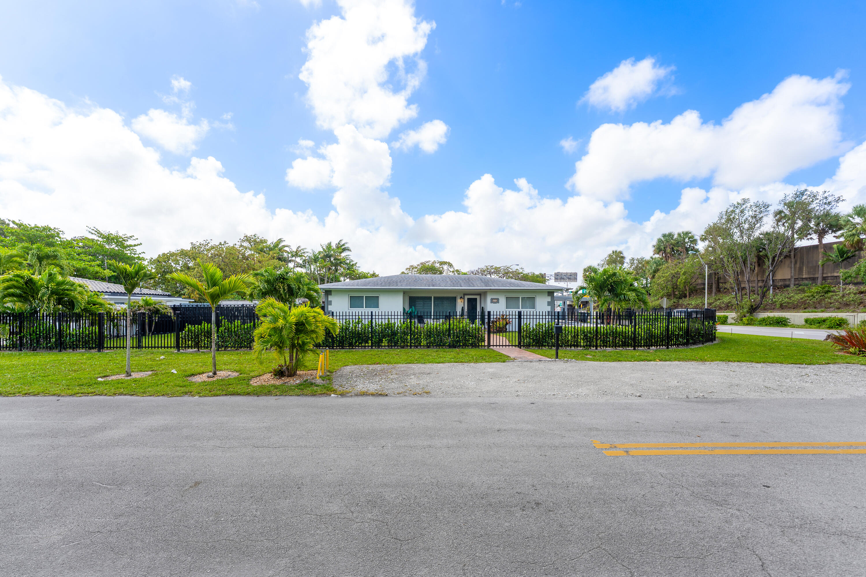 North Miami photo 3