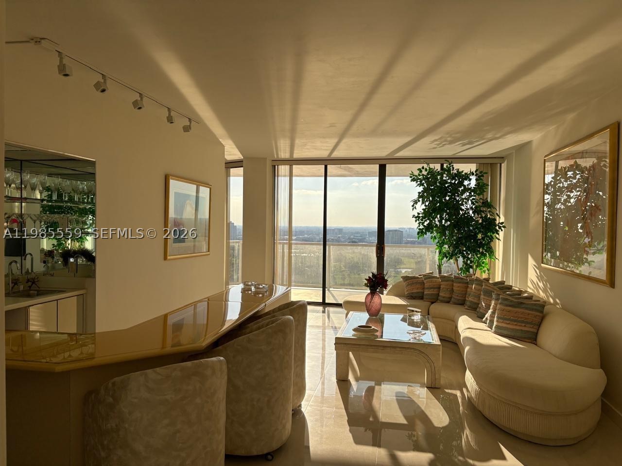 Aventura photo 5