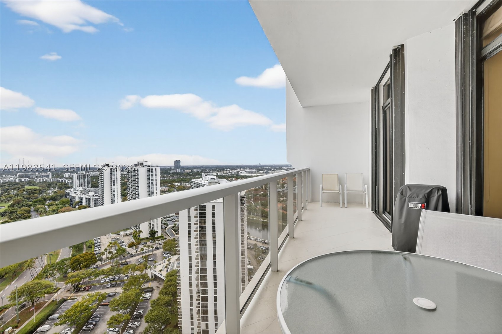 Aventura photo 4