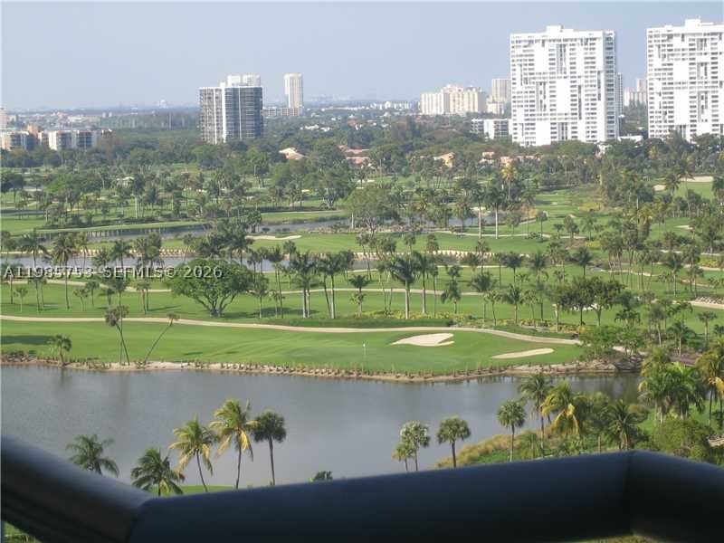 Aventura photo 2
