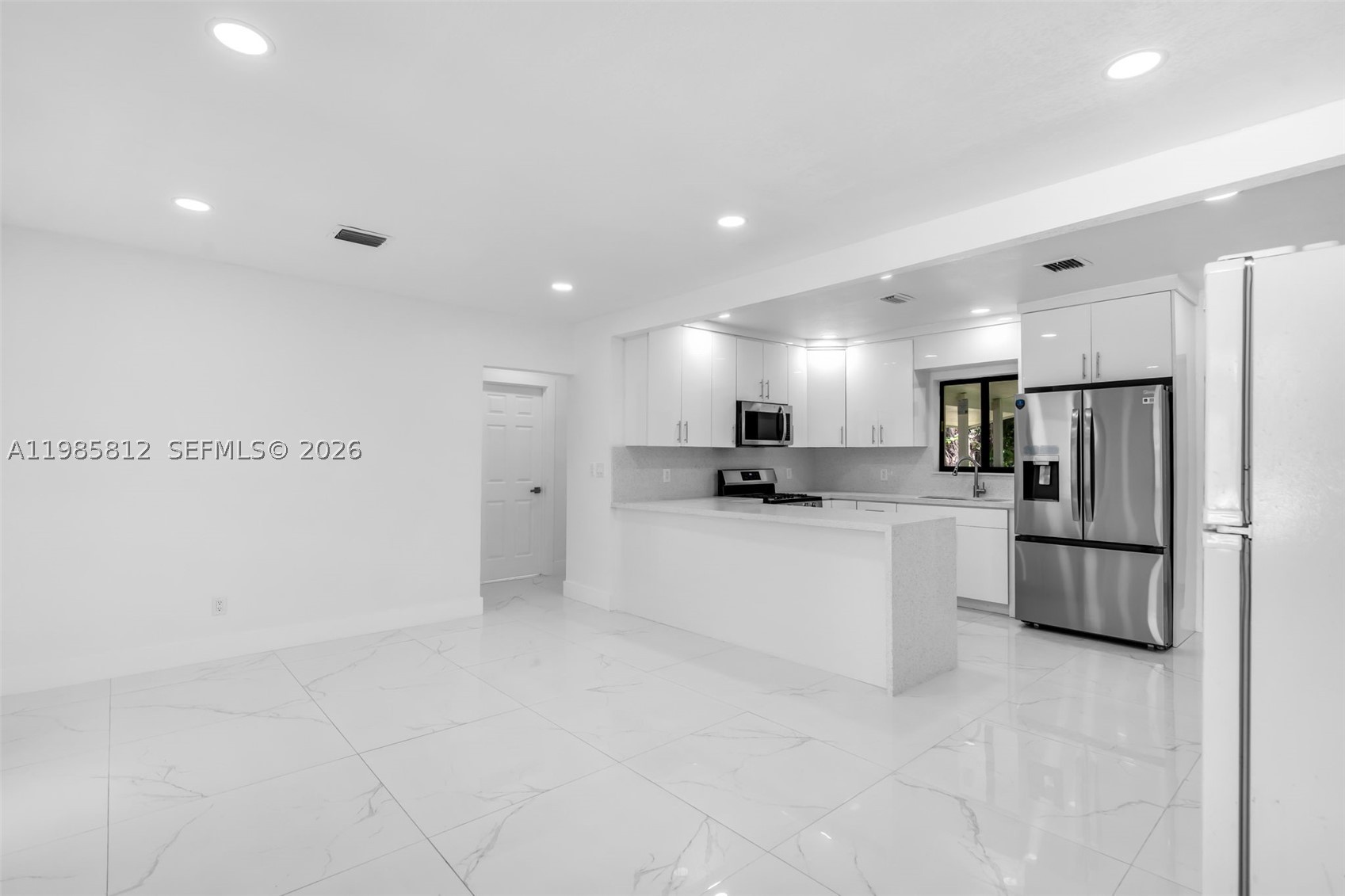 North Miami photo 4