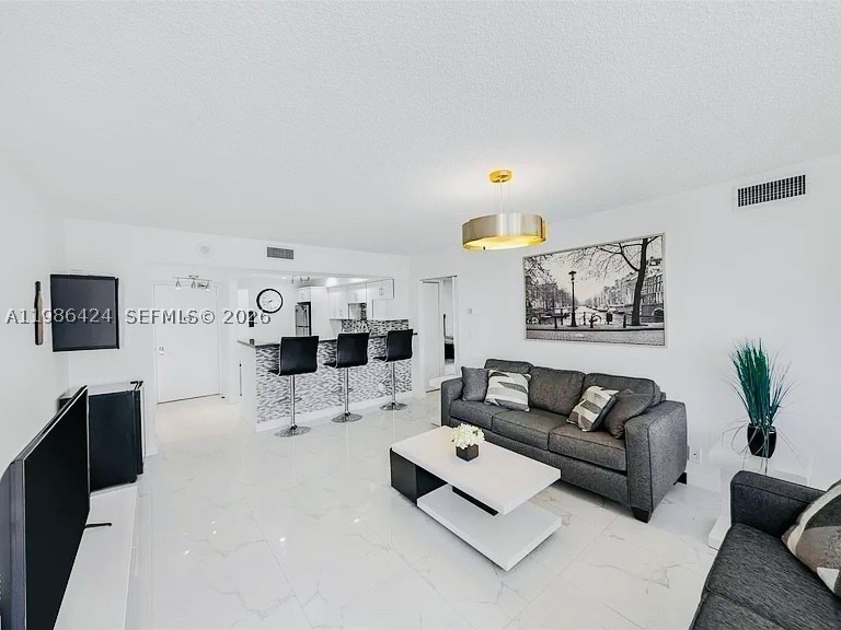 Aventura photo 1